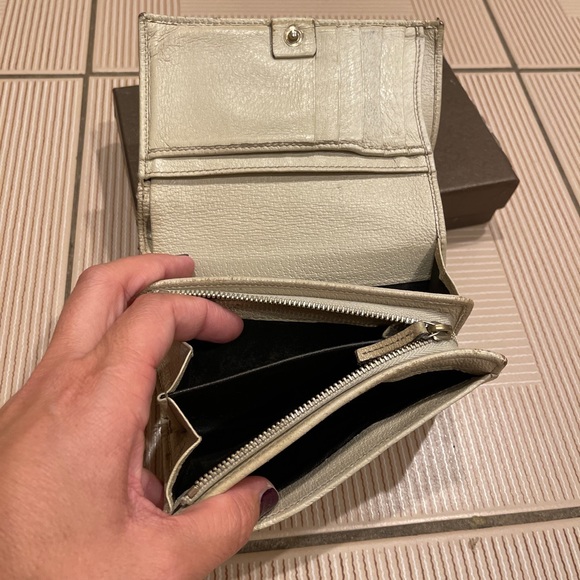 Authentic GUCCI brown white monogram bifold abbey wallet - Picture 4 of 8